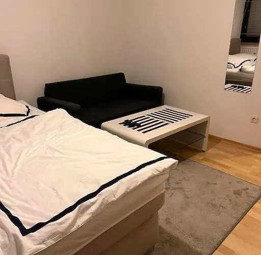 Zentrale Und Gepflegte In Appartement *